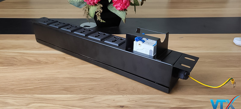 Thanh nguồn PDU 6 ổ cắm đa năng chuẩn 19 inch