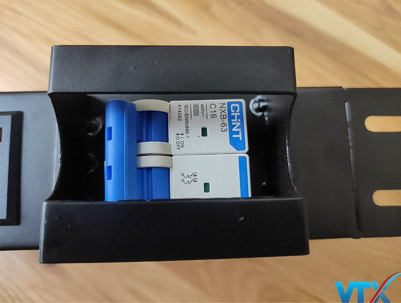 Thanh nguồn PDU 6 ổ cắm đa năng chuẩn 19 inch