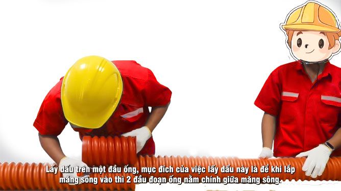 dùng măng sông đánh dấu 1 đầu ống gân xoắn HDPE