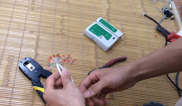 Nối dây mạng bằng rệp điện thoại-4