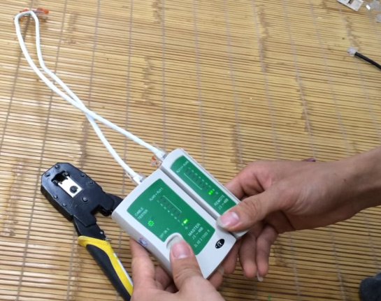 Nối dây mạng bằng rệp điện thoại-7