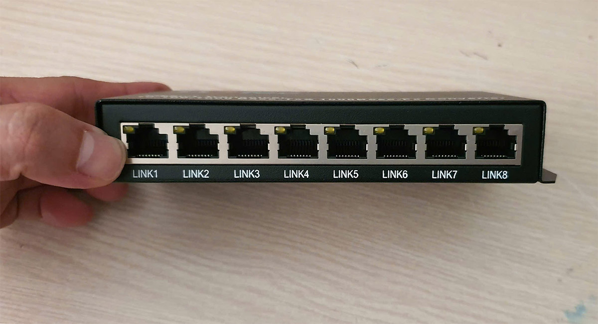 Converter quang 1 sợi HDTec 1Gb + 8 cổng RJ45 101001000M (2)