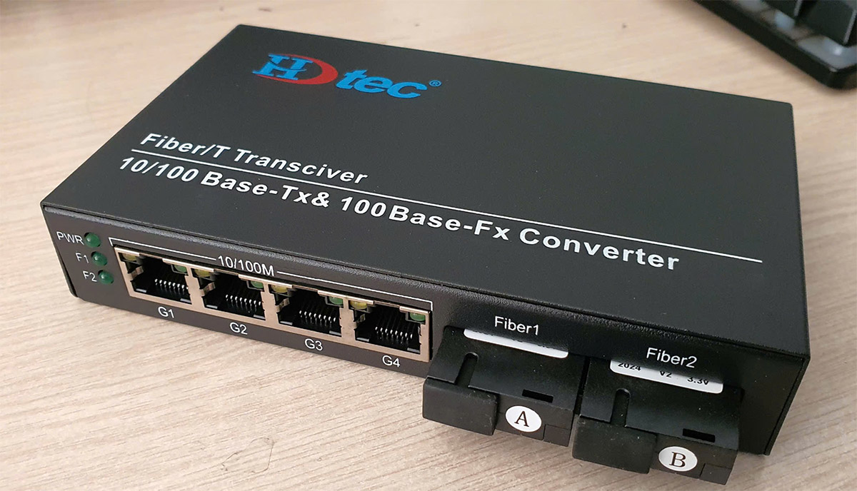 Converter Quang HDTEC 2 SC + 4 RJ45 SM 10100Mbps (1)