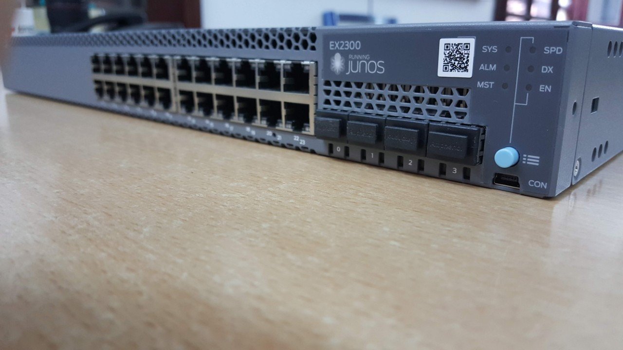 Switch Juniper 24 Port 10/100/1000BaseT EX2300-24P