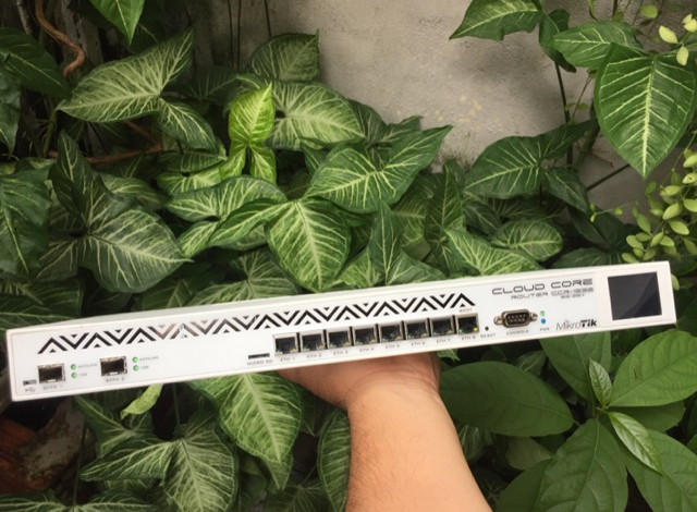 Bộ định tuyến Router Mikrotik CCR1036-8G-2S+EM