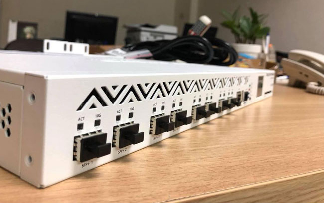 Bộ định tuyến Router Mikrotik CCR1072-1G-8S+