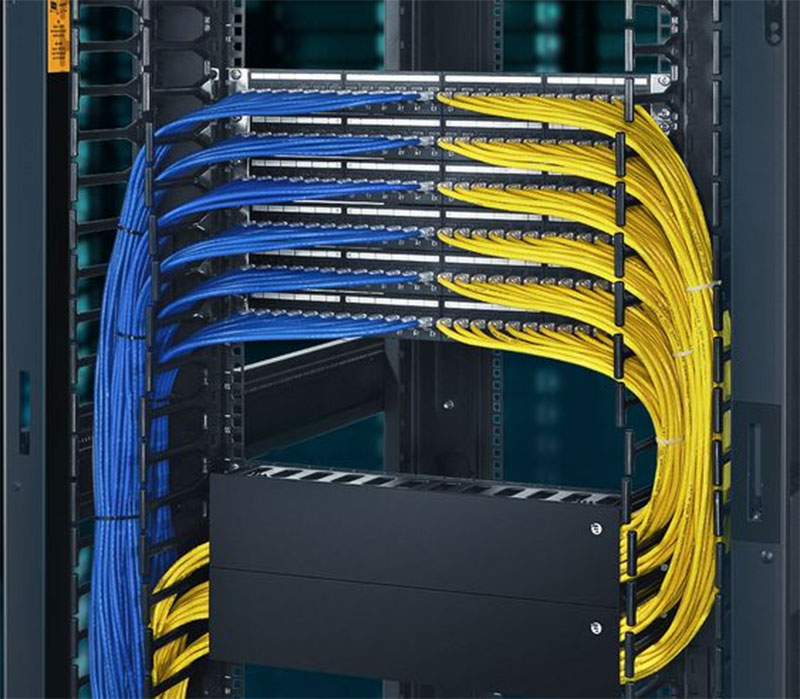Làm thế nào để lắp đặt Patch Panel và Switch?