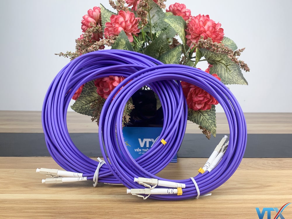 Dây nhảy quang multimode OM4 Duplex 50/125 LC-LC