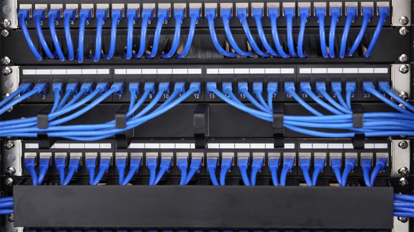 Patch Panel là gì? Công dụng của Patch Panel trong hạ tầng mạng