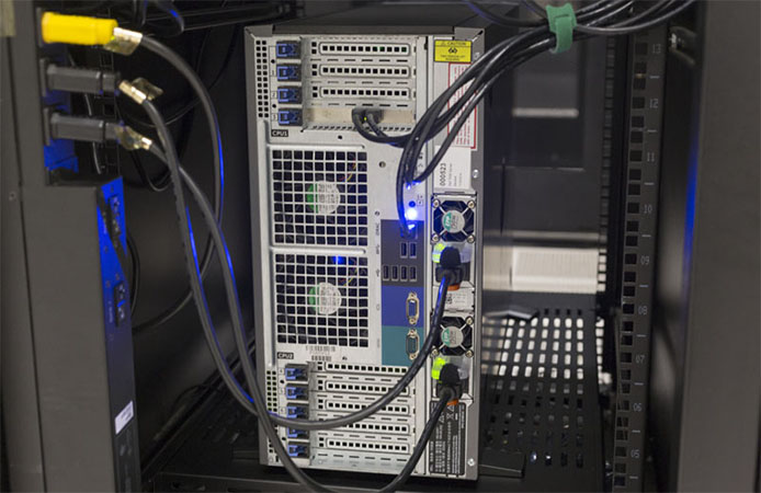 lắp máy chủ Tower vào tủ rack nằm dọc