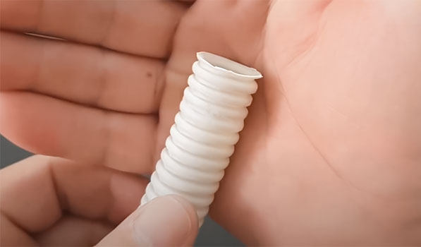 Cắt đầu ống thứ 2 bỏ phần gân nhưng chừa lại phần bam